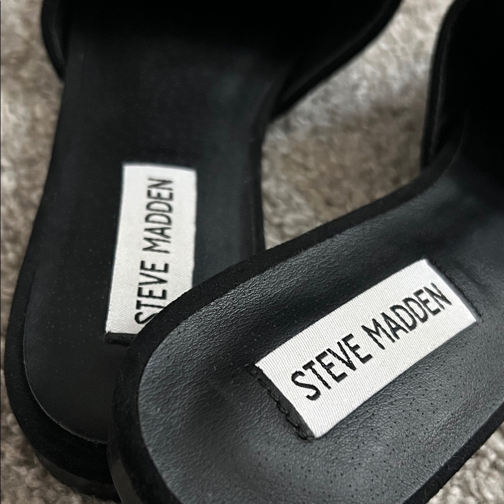 Steve Madden Black Studded Pointed Mule Flats - Picture 3 of 5